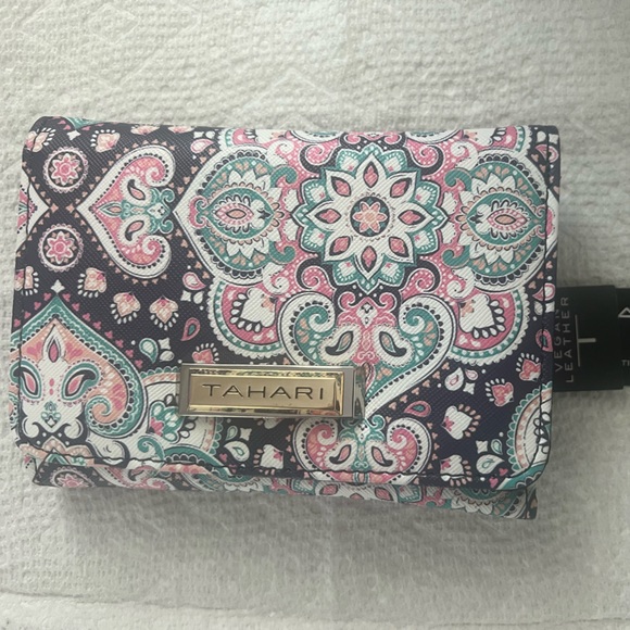 Tahari Black Wallet with ID Window - Picture 1 of 3